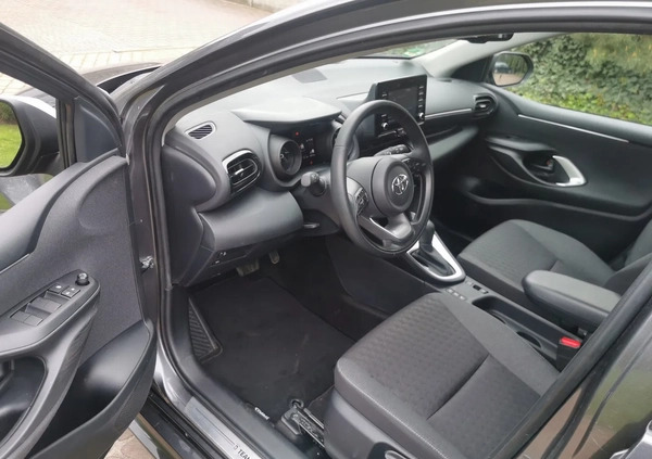 Toyota Yaris cena 91500 przebieg: 8850, rok produkcji 2022 z Zbąszyń małe 379